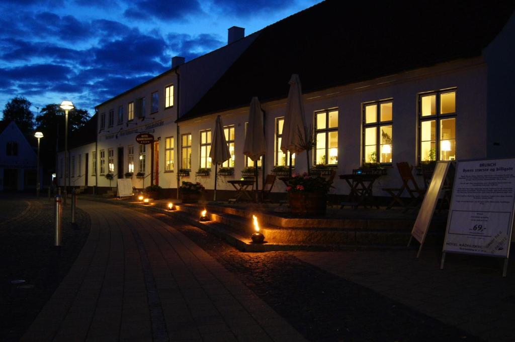 Hotel Radhuskroen Frederikssund Exterior foto